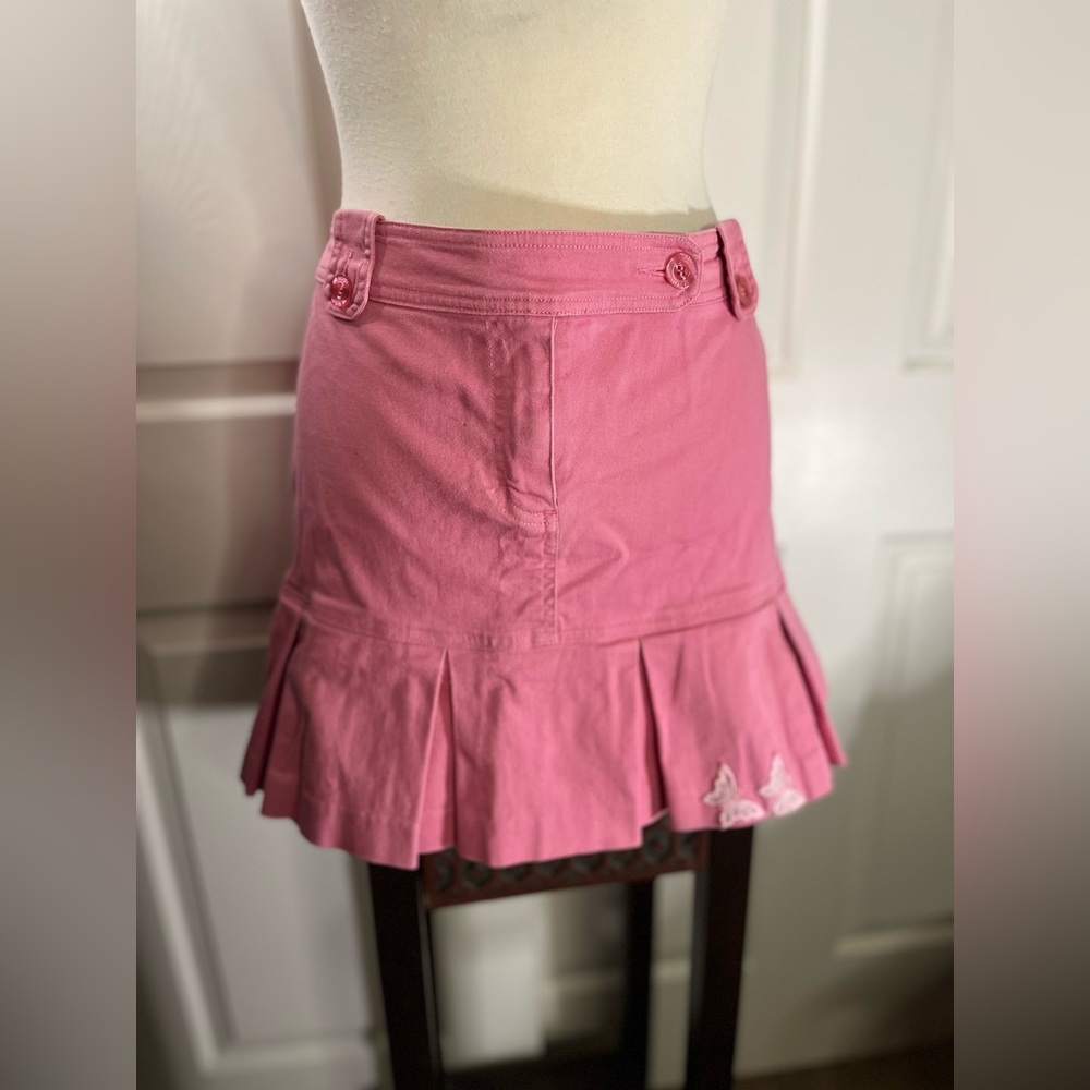 EUC Bisou Bisou Pleated Mini Skirt w/ Embroidered Butterfly (Size 16)